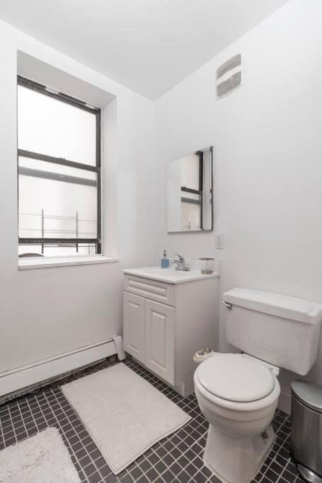 2Bed Bliss By Central Park North New York Exterior photo